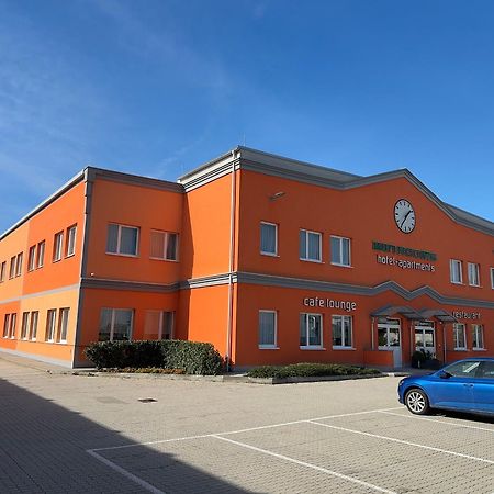 Winrooms "Hotel&Appartement" Wiener Neustadt Esterno foto