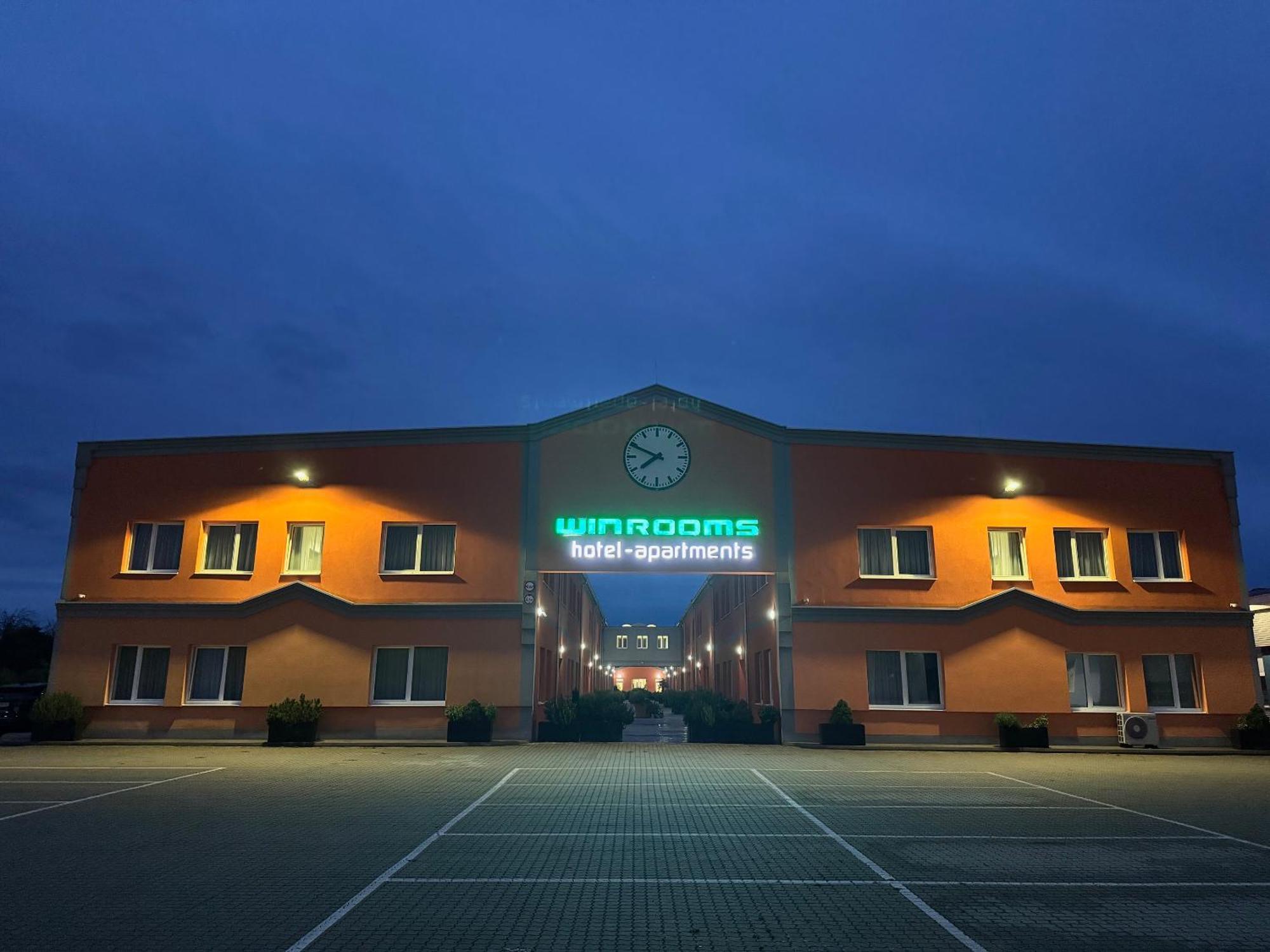 Winrooms "Hotel&Appartement" Wiener Neustadt Esterno foto