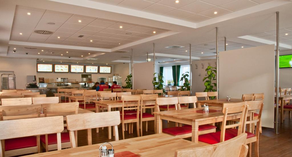 Winrooms "Hotel&Appartement" Wiener Neustadt Esterno foto