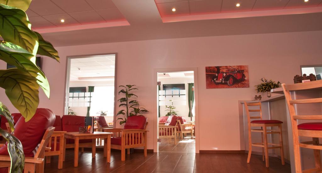 Winrooms "Hotel&Appartement" Wiener Neustadt Esterno foto