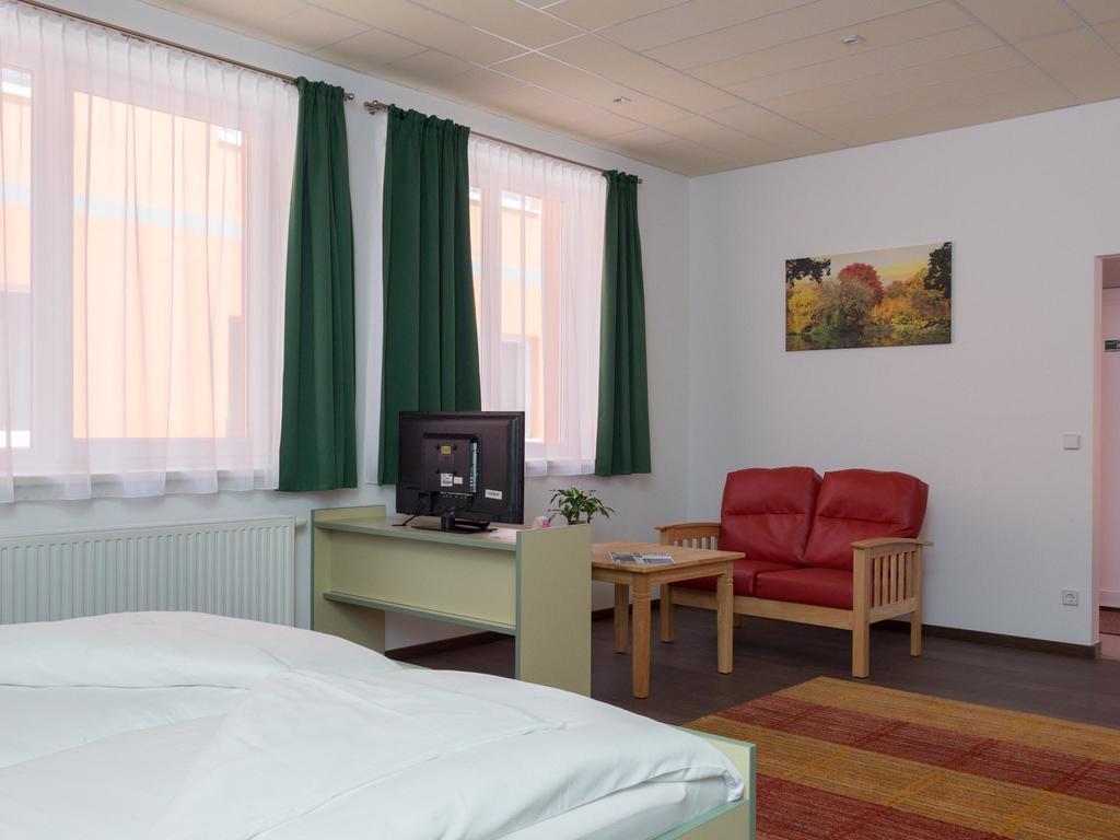 Winrooms "Hotel&Appartement" Wiener Neustadt Esterno foto