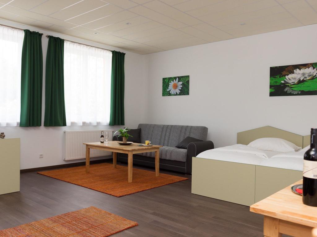 Winrooms "Hotel&Appartement" Wiener Neustadt Esterno foto