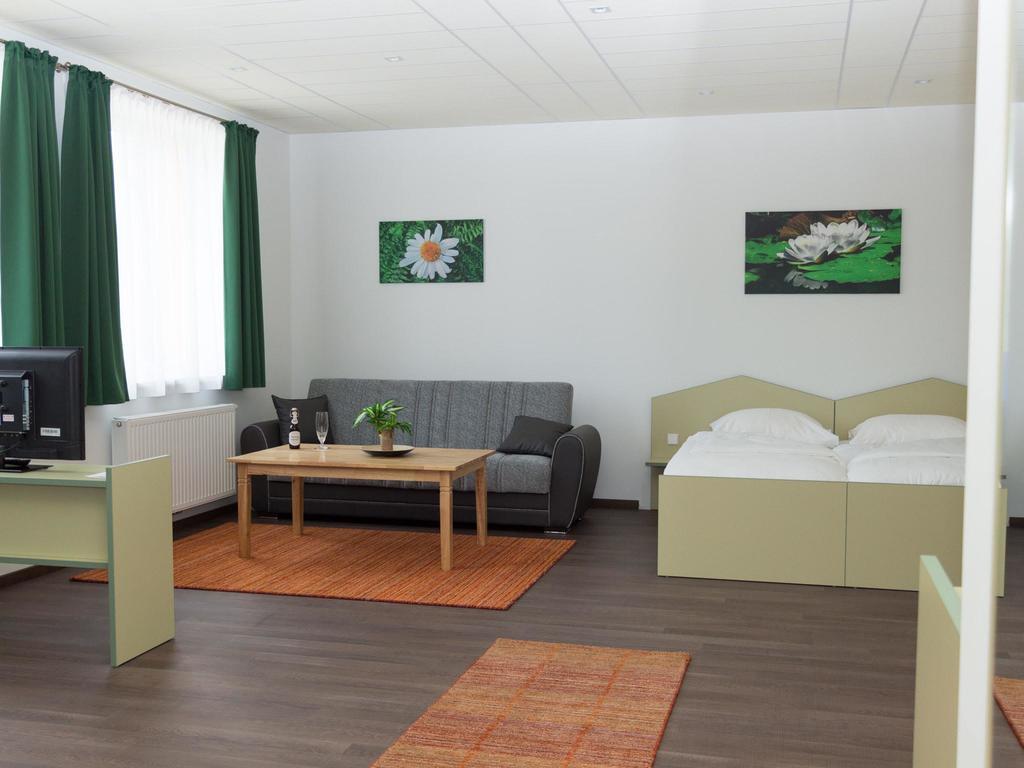 Winrooms "Hotel&Appartement" Wiener Neustadt Esterno foto