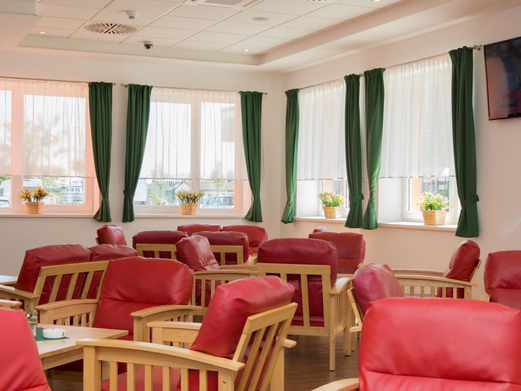 Winrooms "Hotel&Appartement" Wiener Neustadt Esterno foto