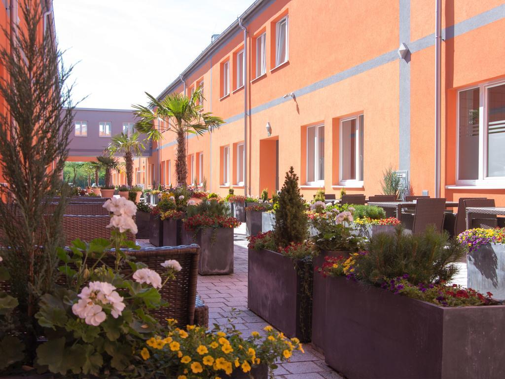 Winrooms "Hotel&Appartement" Wiener Neustadt Esterno foto