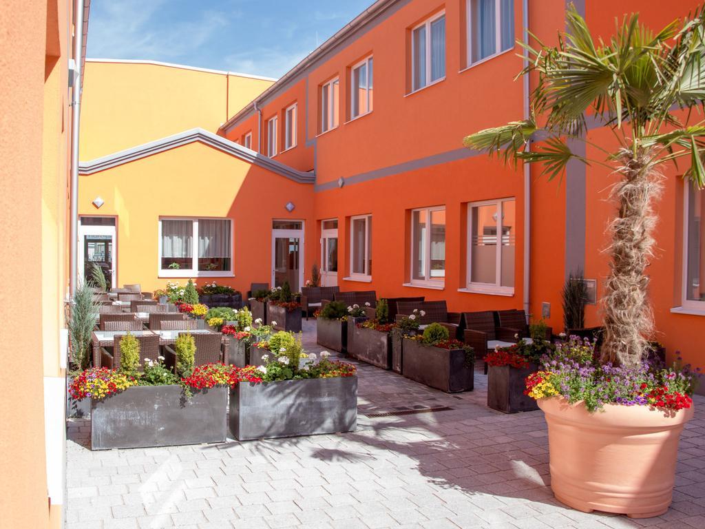 Winrooms "Hotel&Appartement" Wiener Neustadt Esterno foto